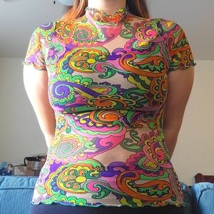 Top Chic 60s inspired mesh top w/ lettuce trim ☮️